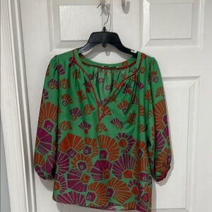 Collective Concepts Green and Red Graphic Blouse with 3/4 Sleeves